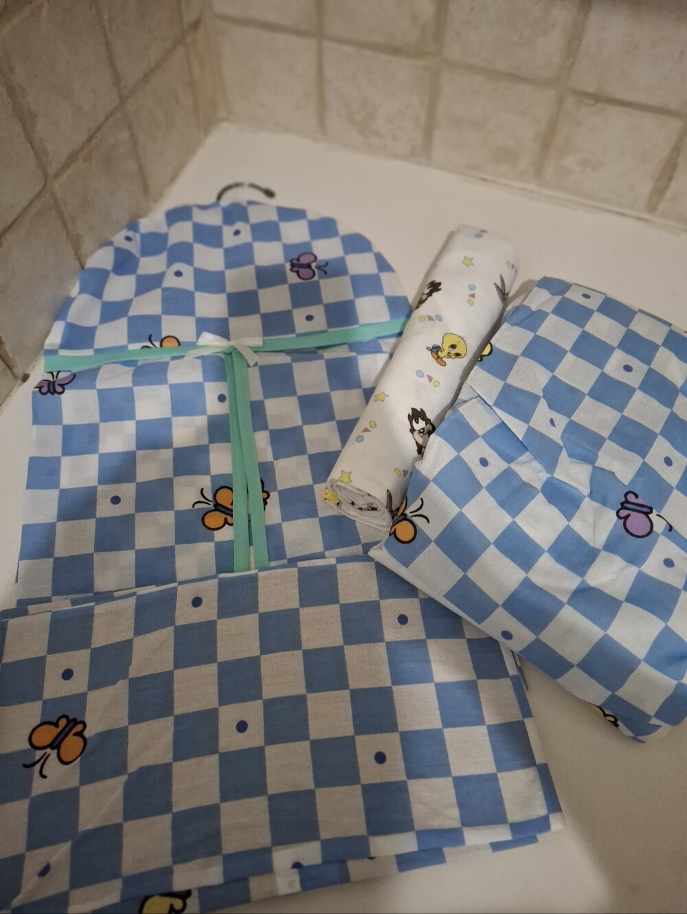 Vintage Looney Tunes 3pc Nursey Room Accessories Set